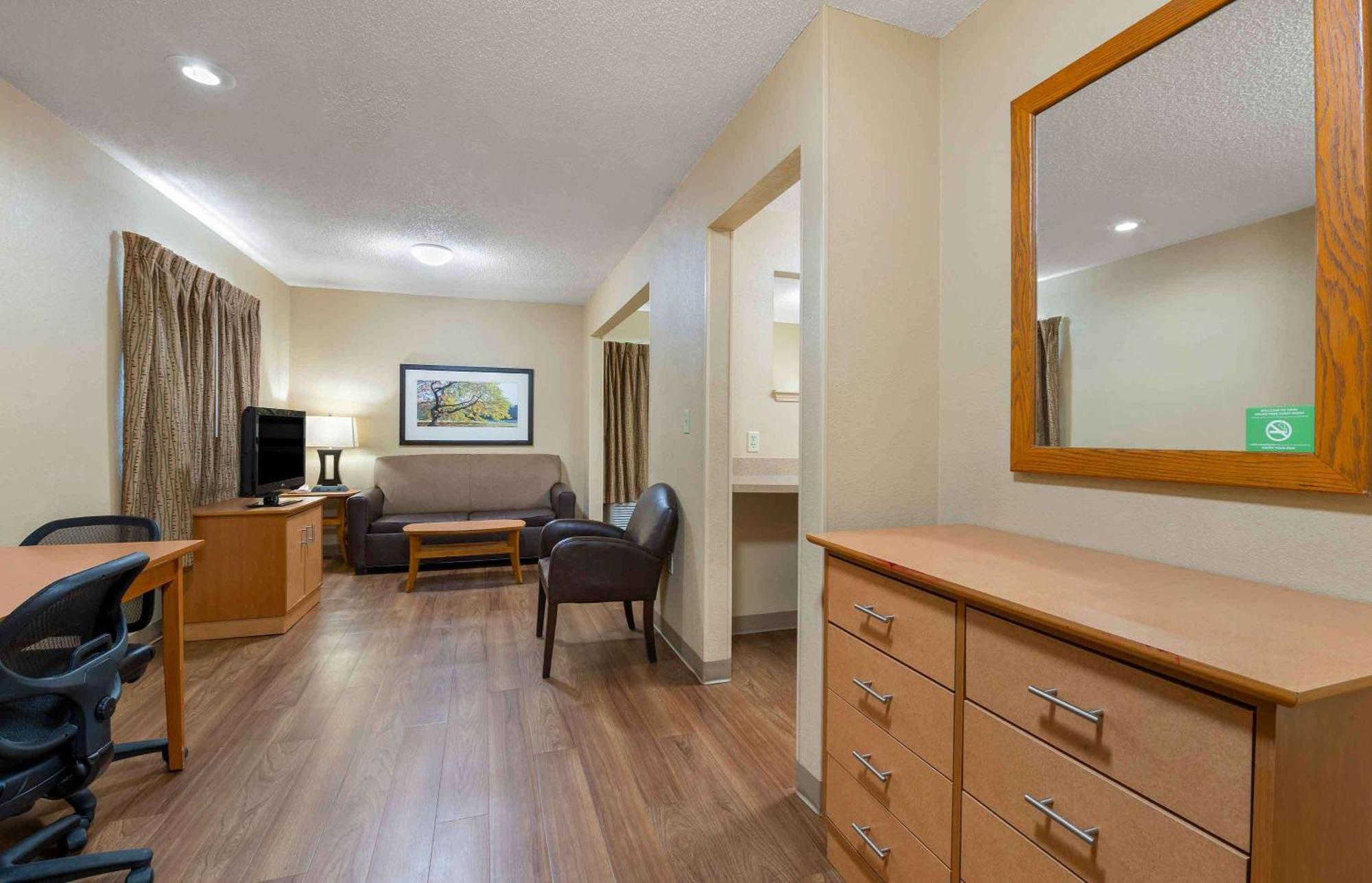 Extended Stay America Suites - Chicago - Lombard - Yorktown Center Eksteriør billede