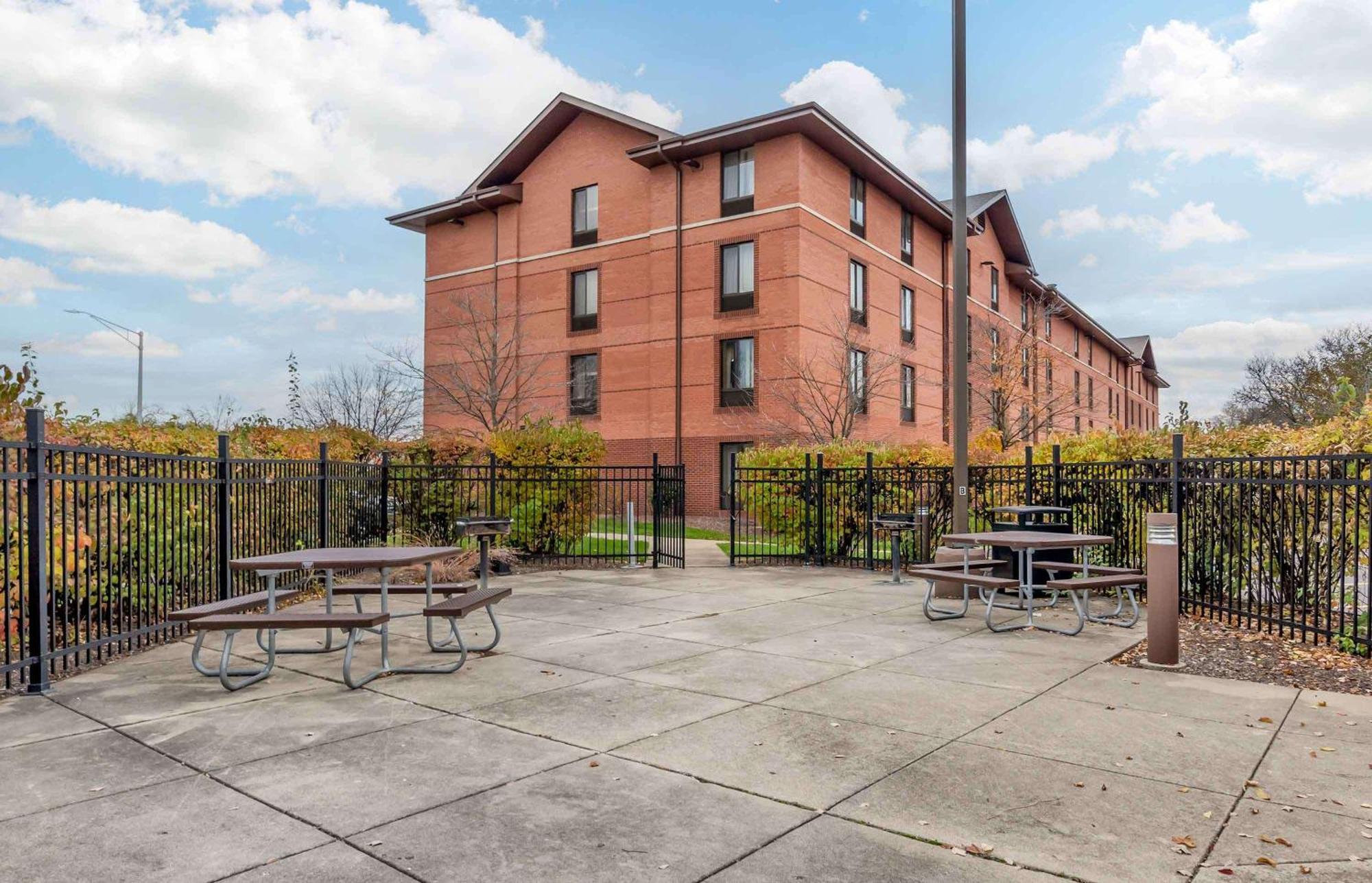 Extended Stay America Suites - Chicago - Lombard - Yorktown Center Eksteriør billede