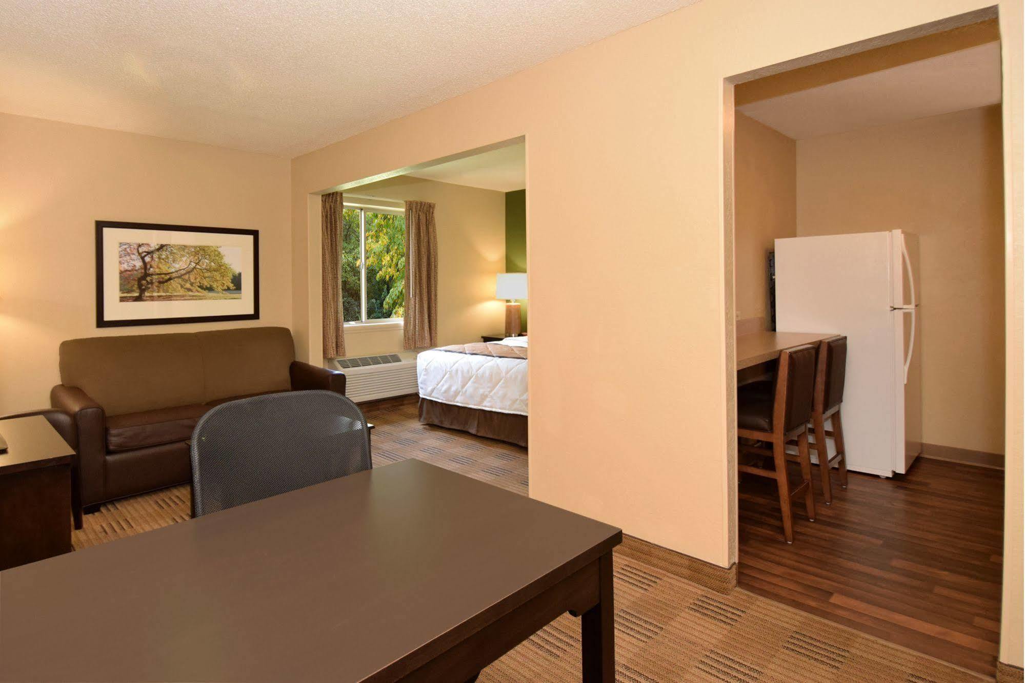 Extended Stay America Suites - Chicago - Lombard - Yorktown Center Eksteriør billede